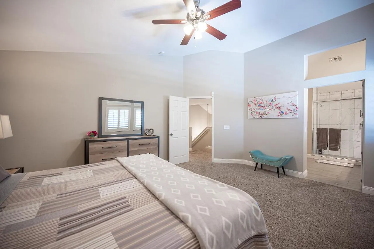 Brilliant 4 Bedroom House With Pool! Las Vegas 0*,